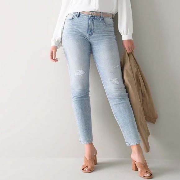 White House Black Market Curvy-Fit High-Rise Sculpt Destructed Straight Jeans - Picture 2 of 9
